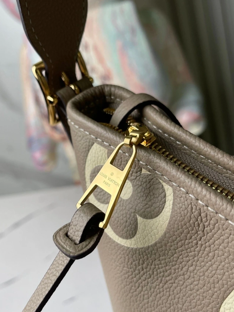 Fashionable LX Top Handle Bags 8383