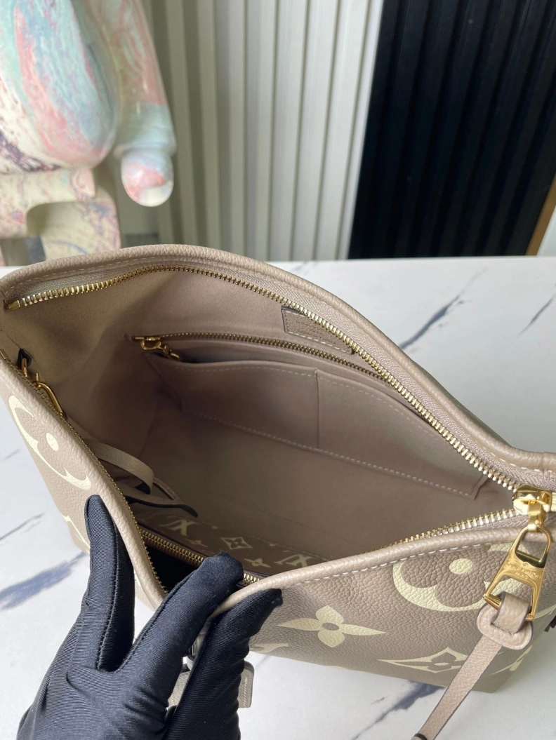 Fashionable LX Top Handle Bags 8383