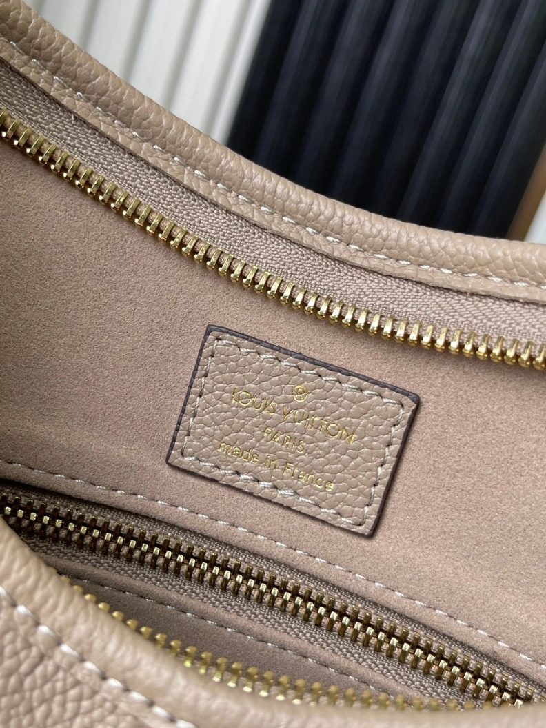 Fashionable LX Top Handle Bags 8383