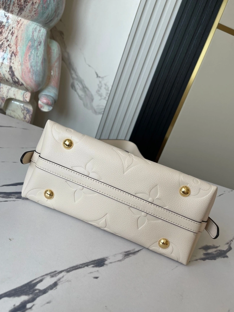 EyeCatching LX Top Handle Bags 8378