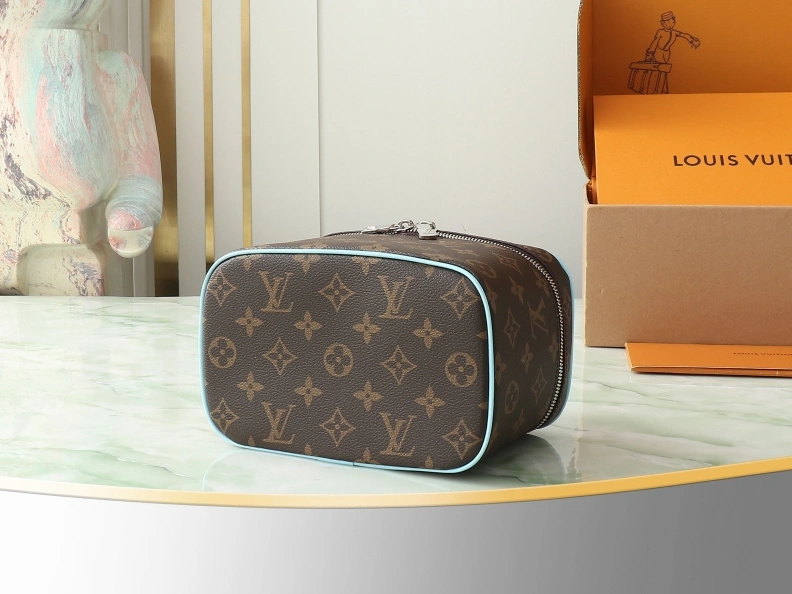 Breathable LX Cosmetic Bags 9212