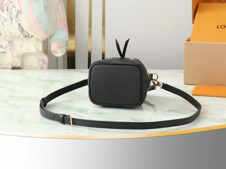 LX Bucket Bags Sophisticated 9400