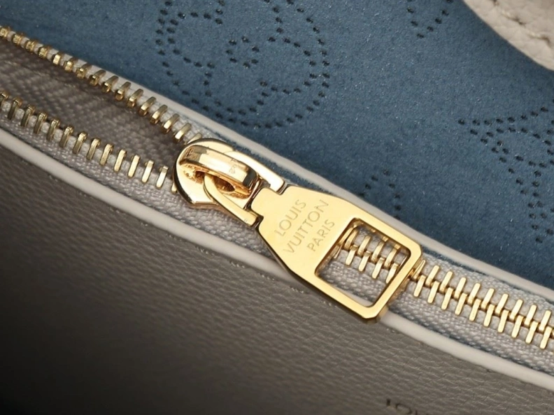 StreetReady LX Top Handle Bags 8377
