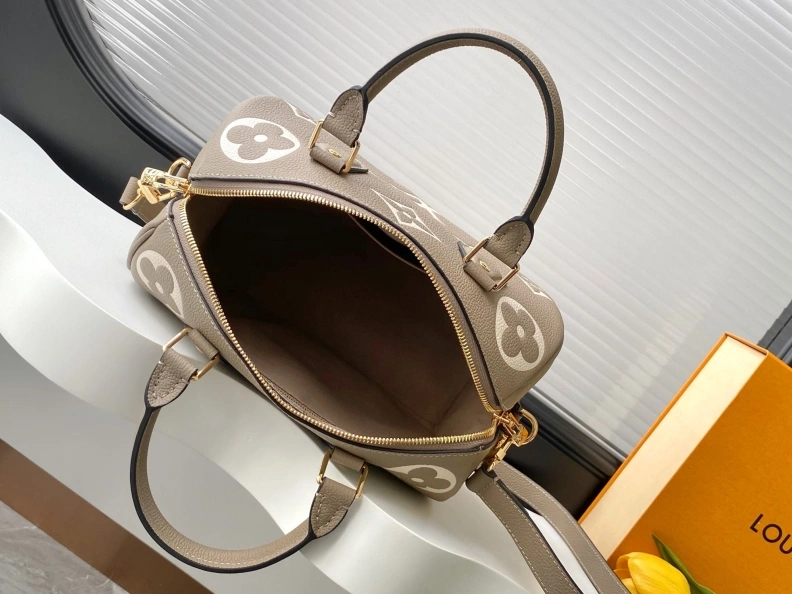 Lightweight LX Speedy Bags 8541