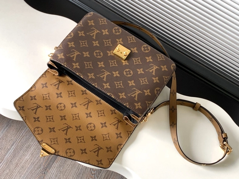 Soft LX Top Handle Bags 8365