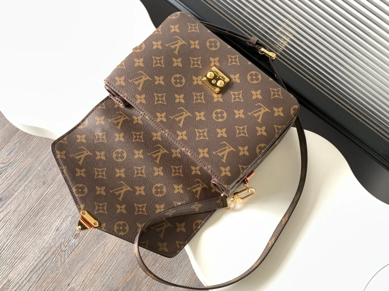 Compact LX Top Handle Bags 8370
