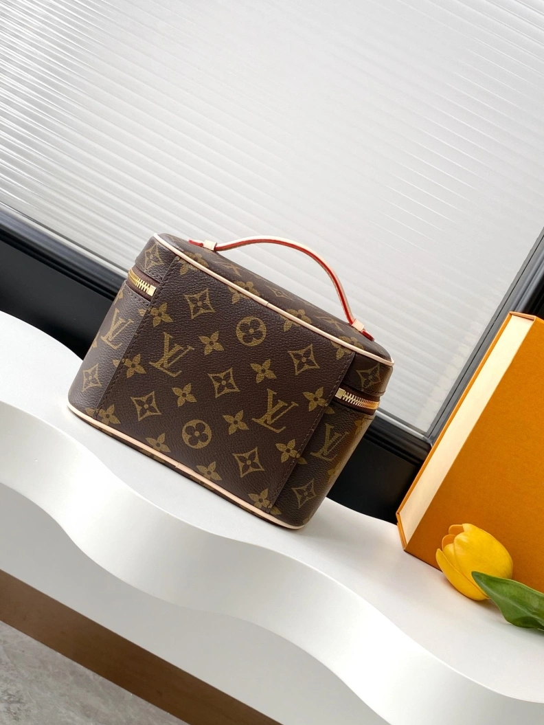 LX Cosmetic Bags GoAnywhere 9200