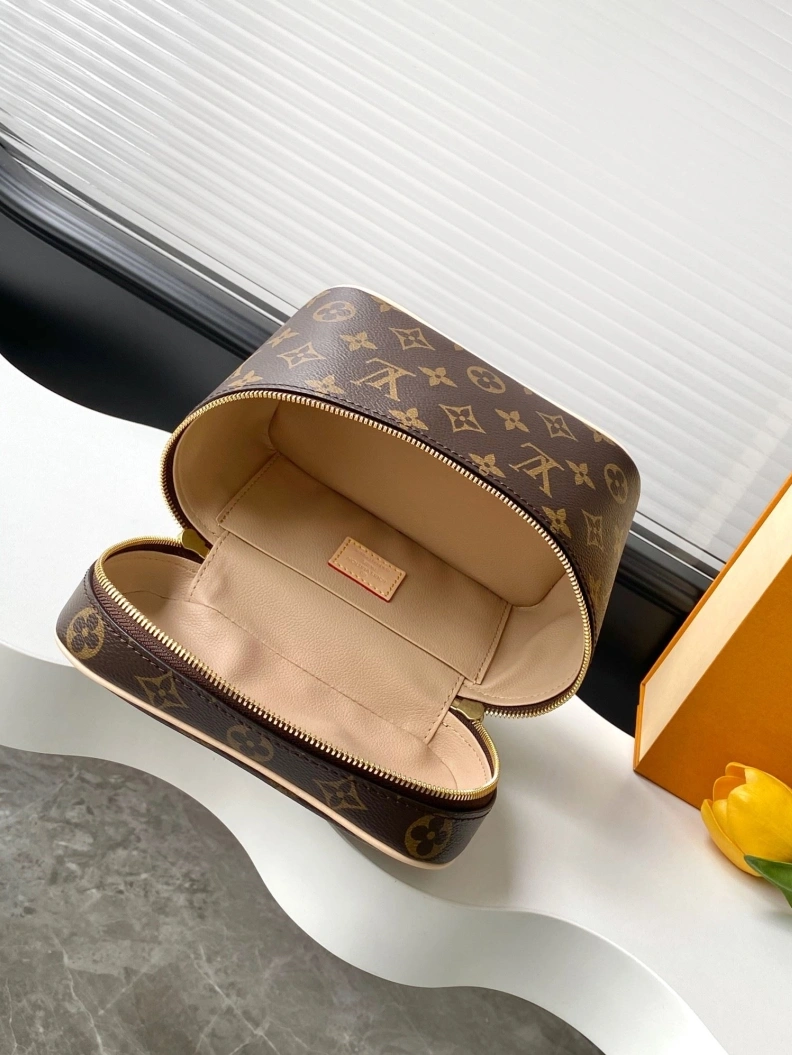 LX Cosmetic Bags GoAnywhere 9200