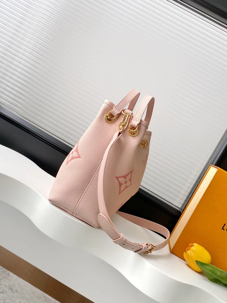 WellDesigned LX Top Handle Bags 8355