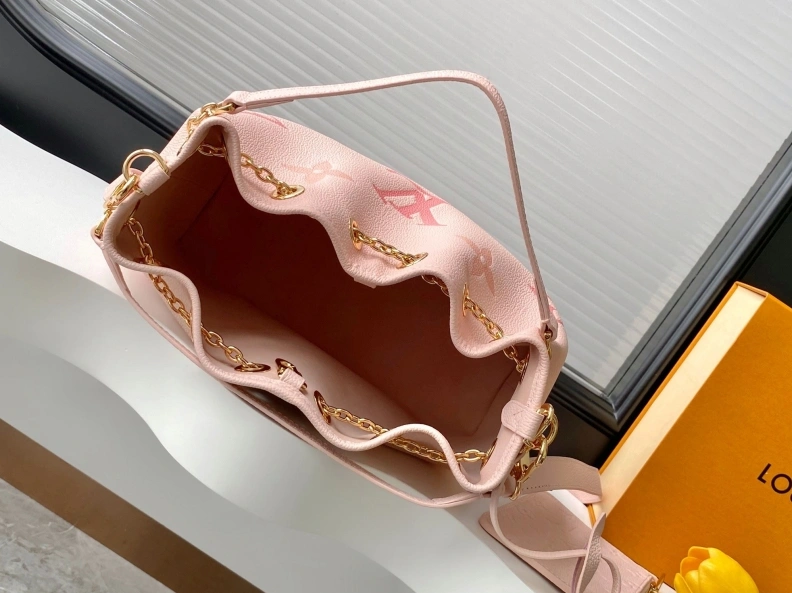 WellDesigned LX Top Handle Bags 8355