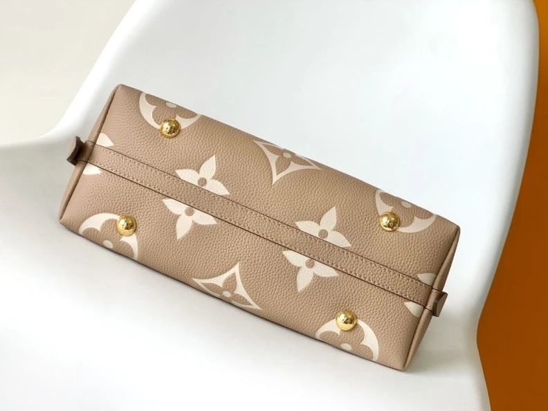 DailyWear LX Top Handle Bags 8371