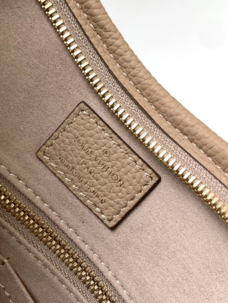 DailyWear LX Top Handle Bags 8371