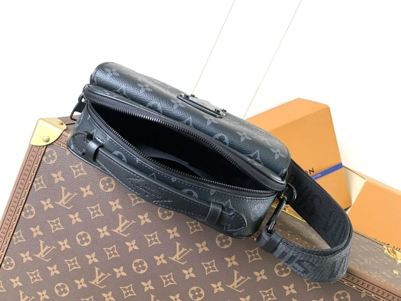 Fashionable LX Waist & Chest Packs 8026