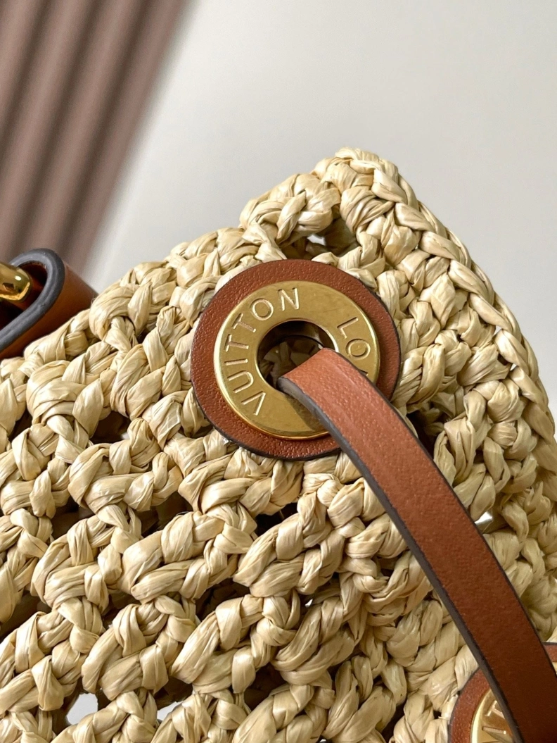 Sleek LX Bucket Bags 9391