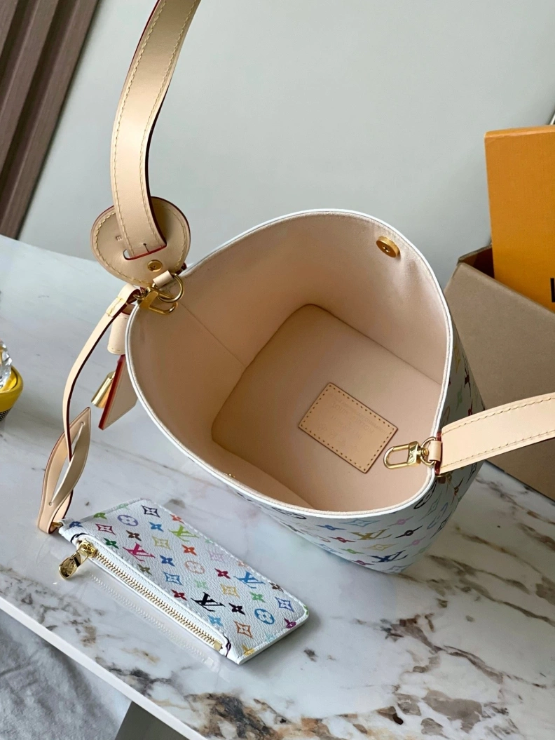WellDesigned LX Bucket Bags 9389