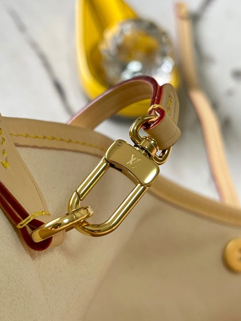 EyeCatching LX Top Handle Bags 8345