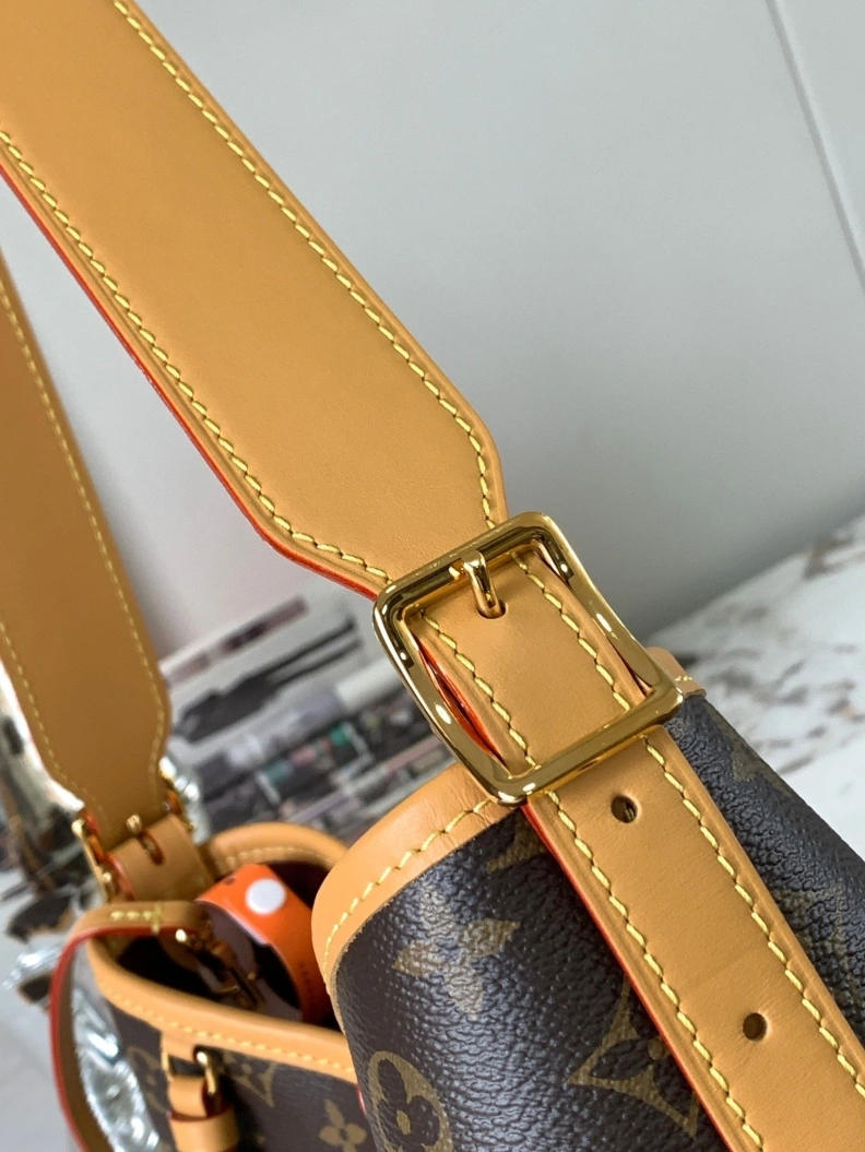 Vibrant LX Top Handle Bags 8336
