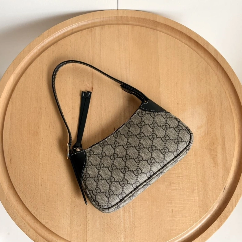 Comfortable Gxccx Top Handle Bags 38777