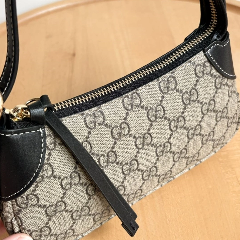 Comfortable Gxccx Top Handle Bags 38777