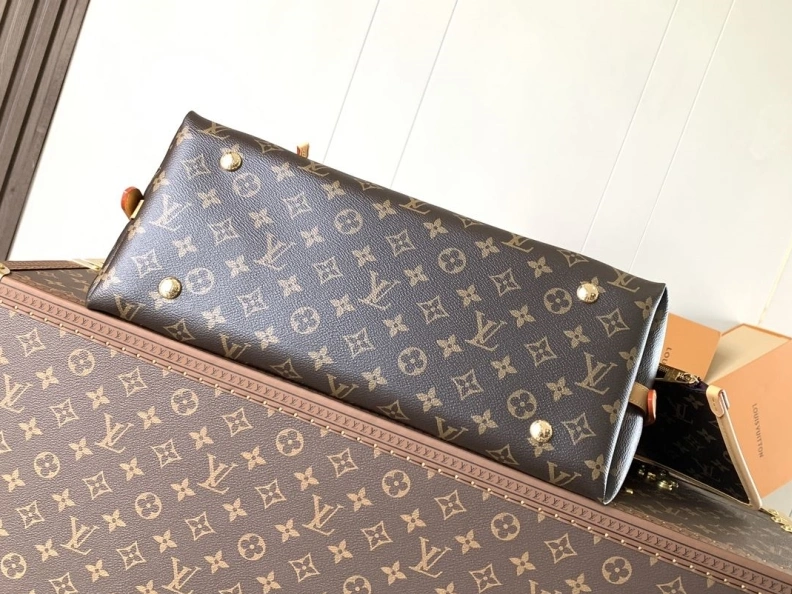 LX Top Handle Bags Sleek 8319