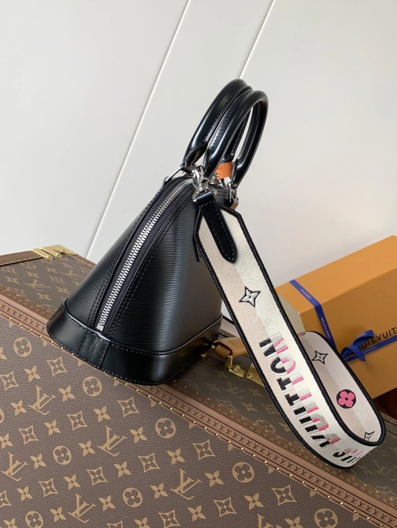 LX Top Handle Bags Modern 8325