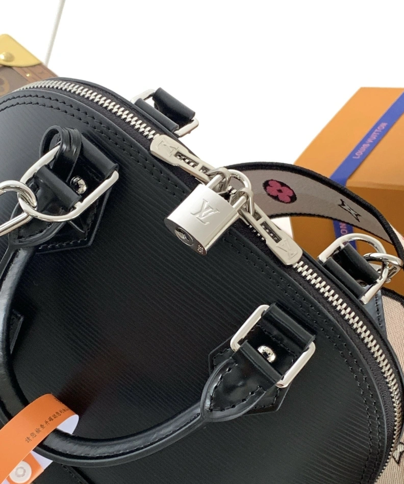LX Top Handle Bags Modern 8325