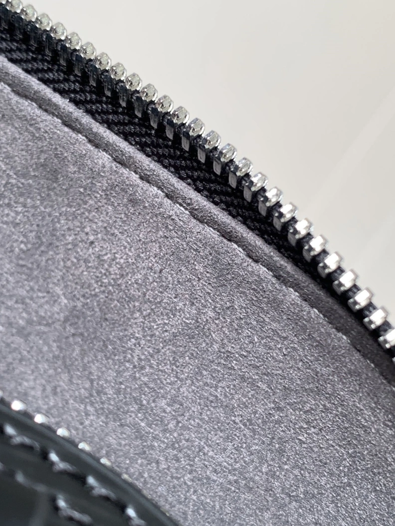 LX Top Handle Bags Modern 8325