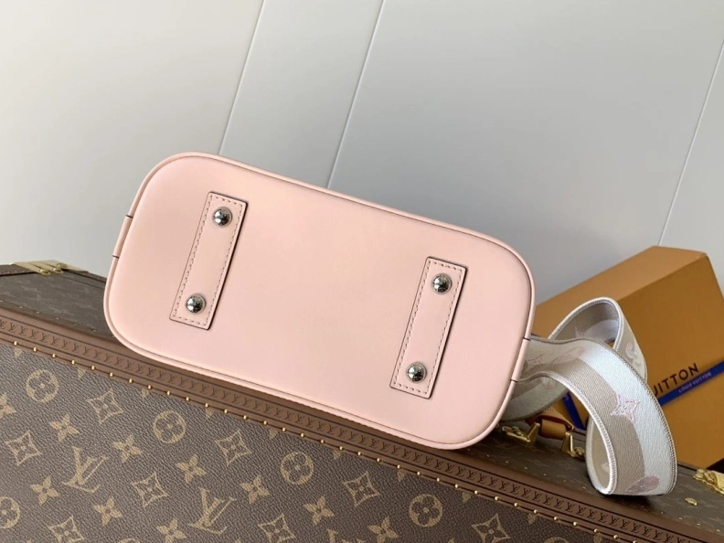 Fashionable LX Top Handle Bags 8332