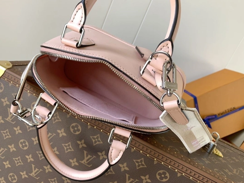 Fashionable LX Top Handle Bags 8332