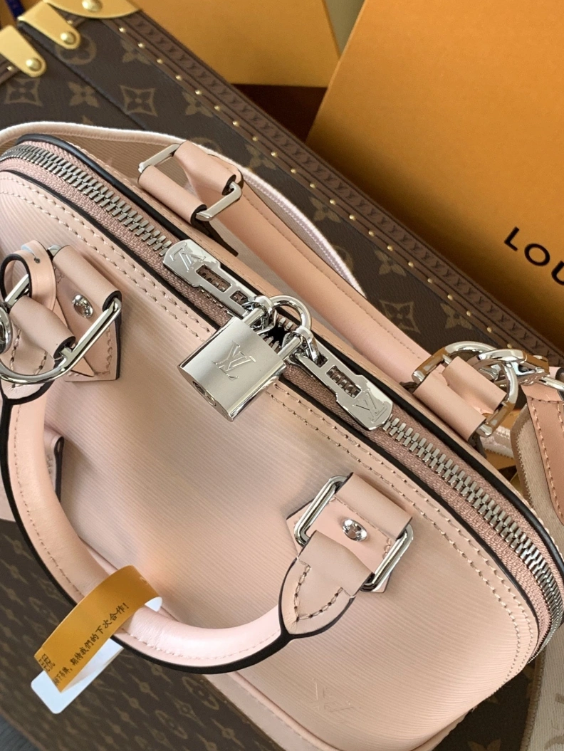 Fashionable LX Top Handle Bags 8332