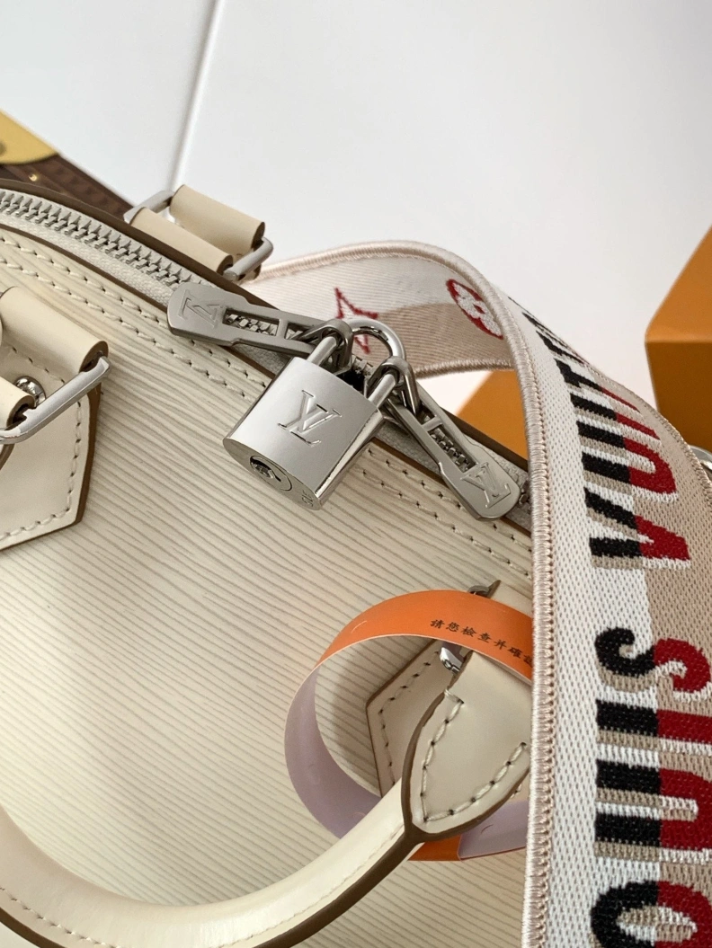 LX Top Handle Bags Sleek 8322