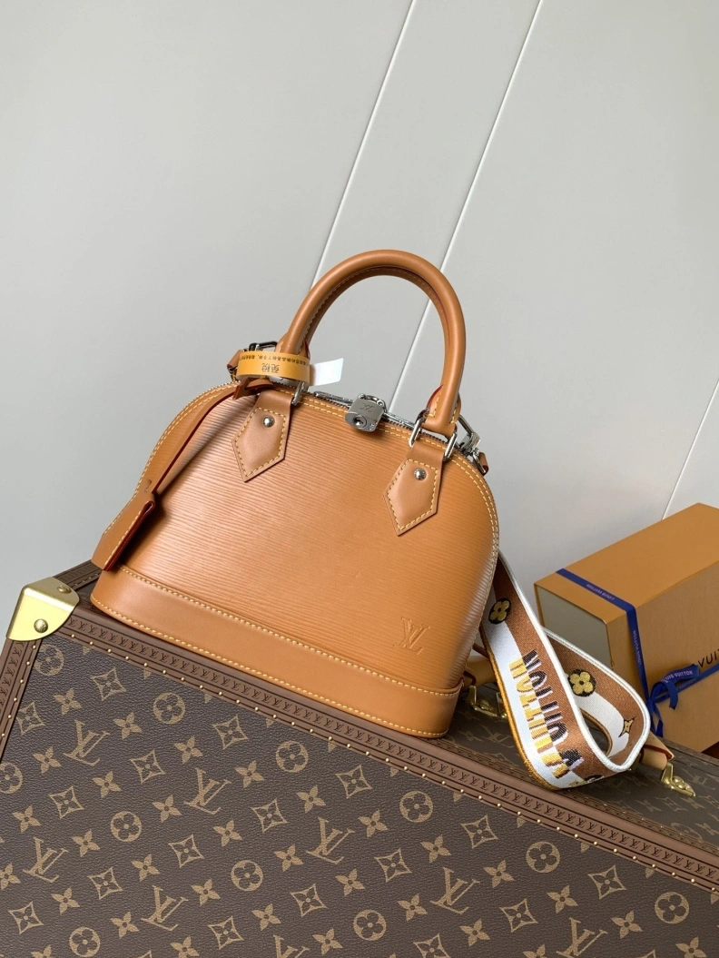 LX Top Handle Bags Bold 8311