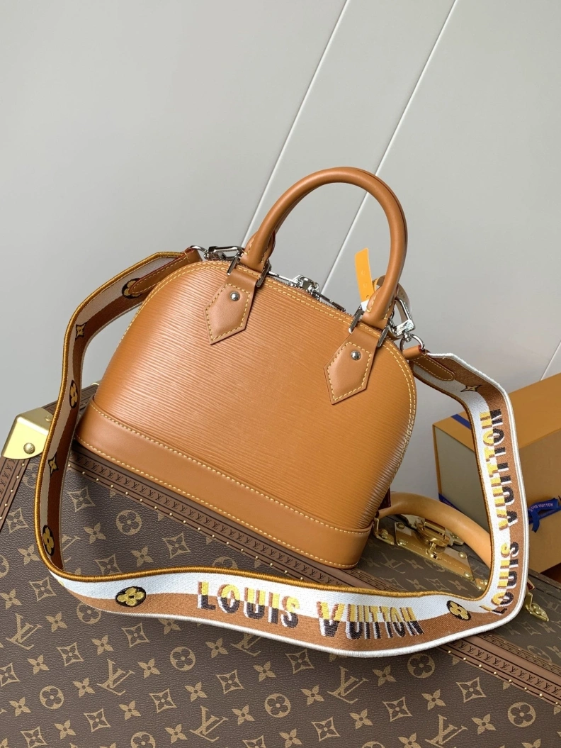LX Top Handle Bags Bold 8311