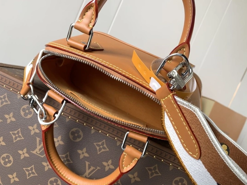LX Top Handle Bags Bold 8311