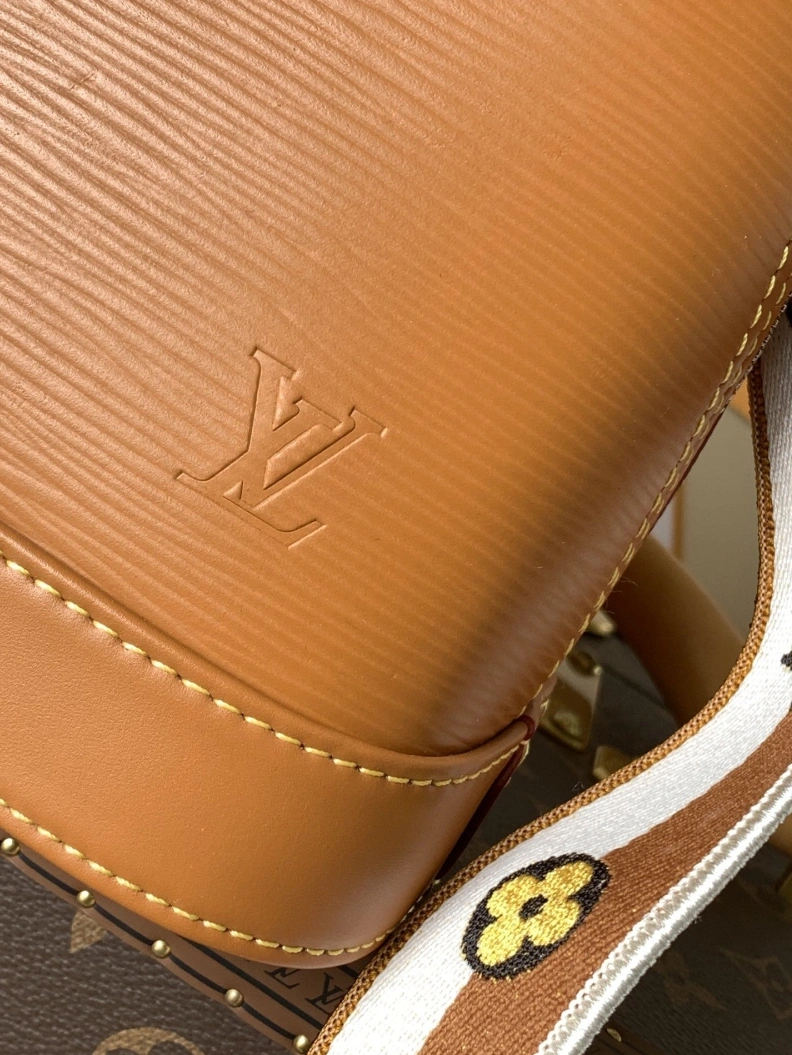 LX Top Handle Bags Bold 8311