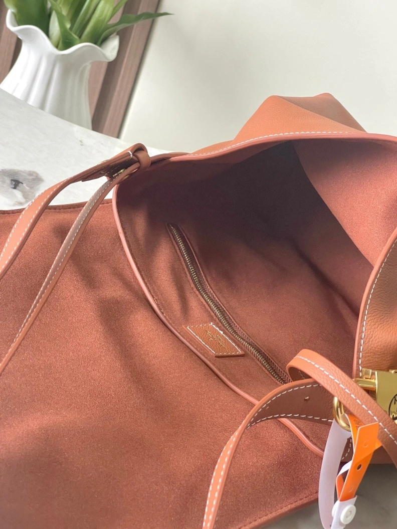 Modern LX Satchel bags 8950
