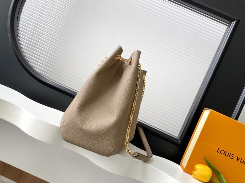 Trendsetting LX Satchel bags 8941