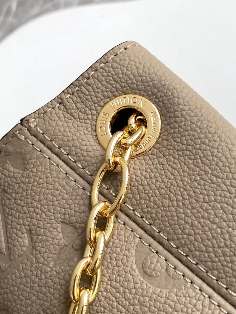 Trendsetting LX Satchel bags 8941