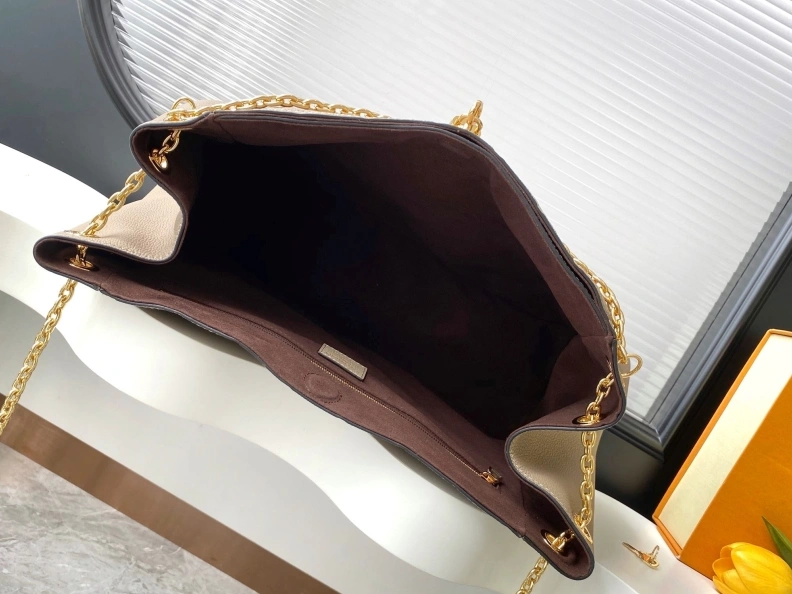 Trendsetting LX Satchel bags 8941