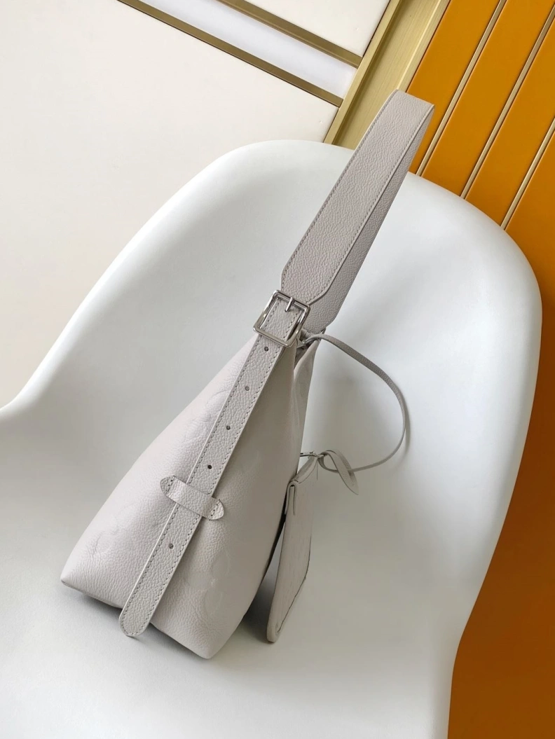 Sophisticated LX Top Handle Bags 8303