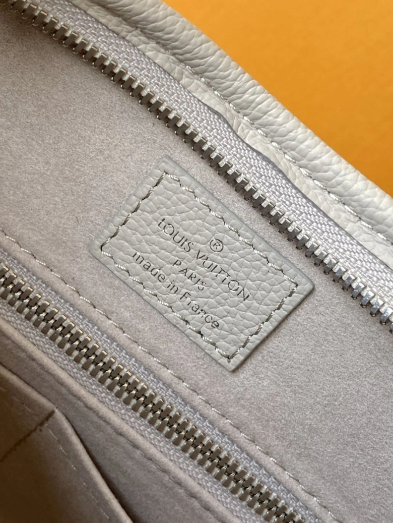Sophisticated LX Top Handle Bags 8303