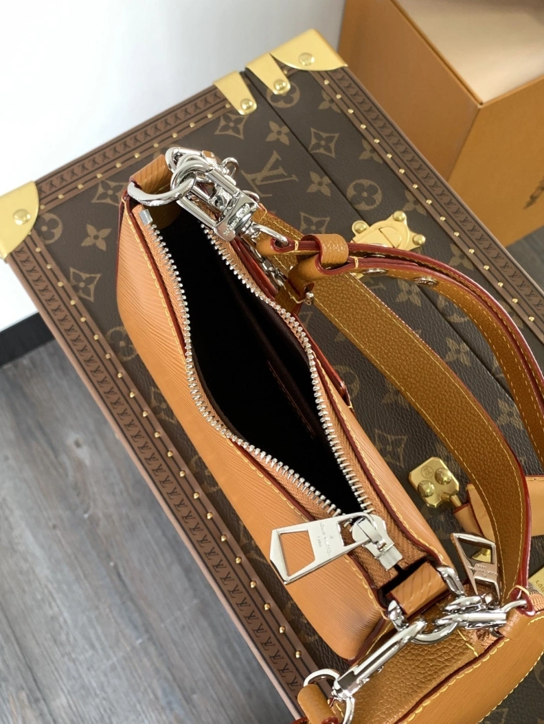 Popular LX Top Handle Bags 8283