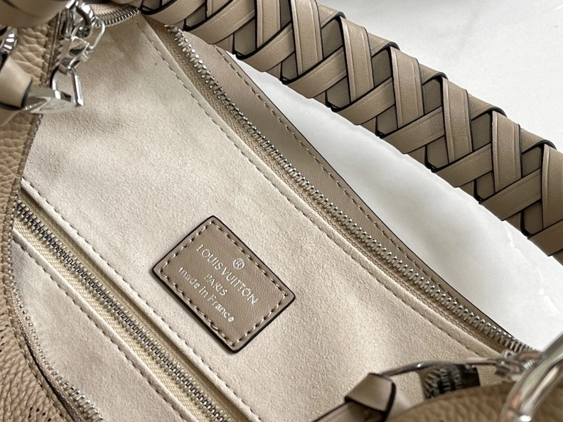 Elegant LX Top Handle Bags 8282