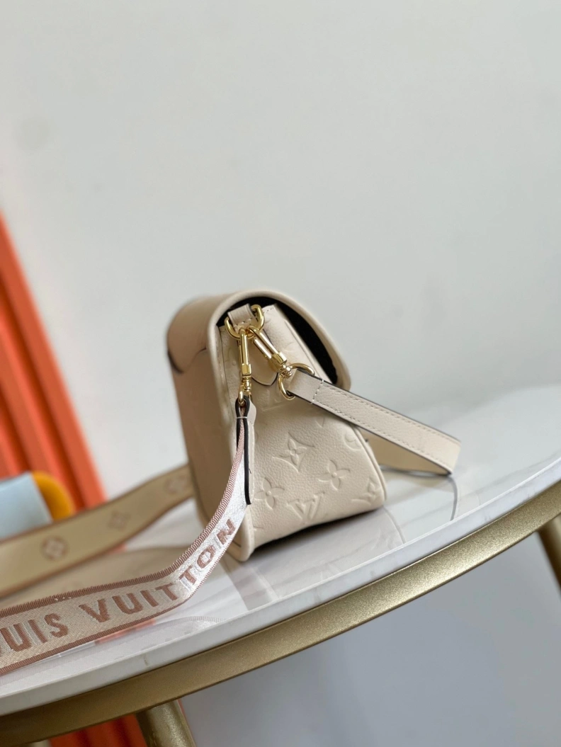 Stylish LX Satchel bags 8919