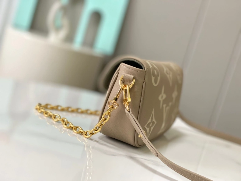 Vibrant LX Satchel bags 8917