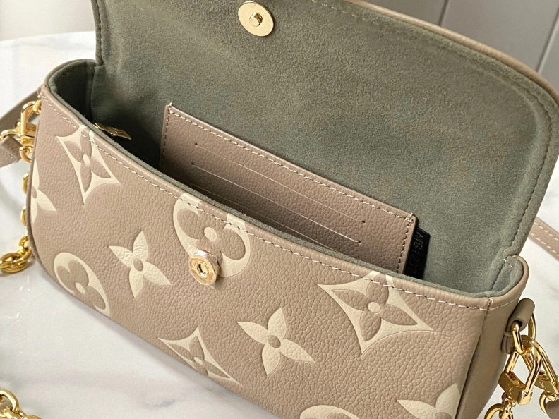 Vibrant LX Satchel bags 8917