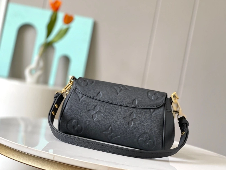 LX Satchel bags Flexible 8906
