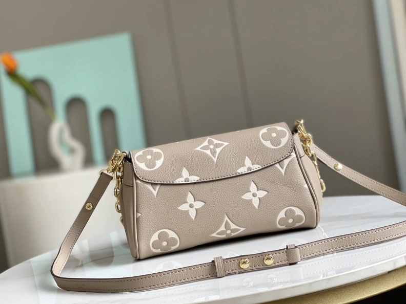 Modern LX Satchel bags 8903