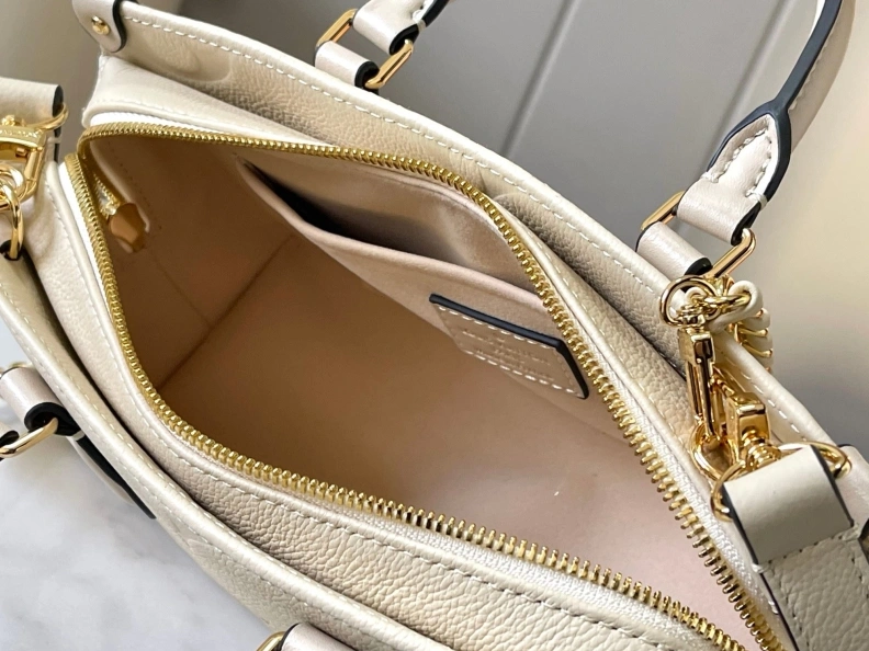SportInspired LX Top Handle Bags 8290