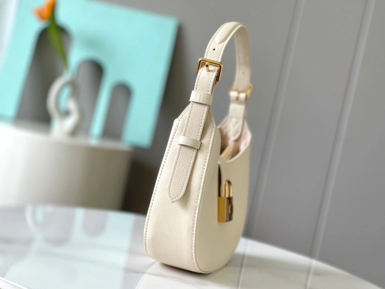 Breathable LX Top Handle Bags 8262